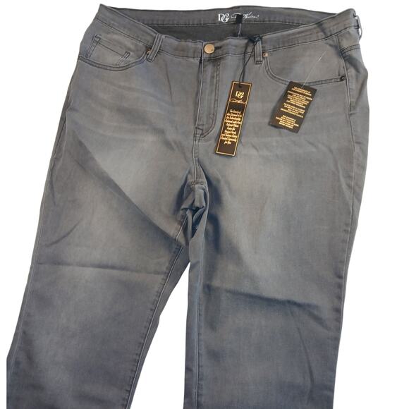 DG2 Diane Gilman Designer Gray Jeans - Size 22 - NWT - Picture 1 of 5